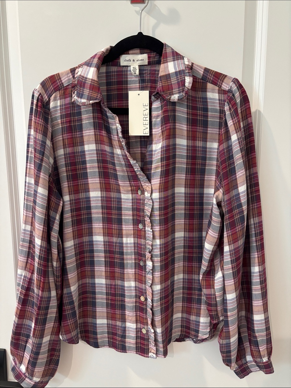 cloth & stone Plaid Button-Front Shirt in Mulberryplaid Size M NWT - Picture 2 of 4